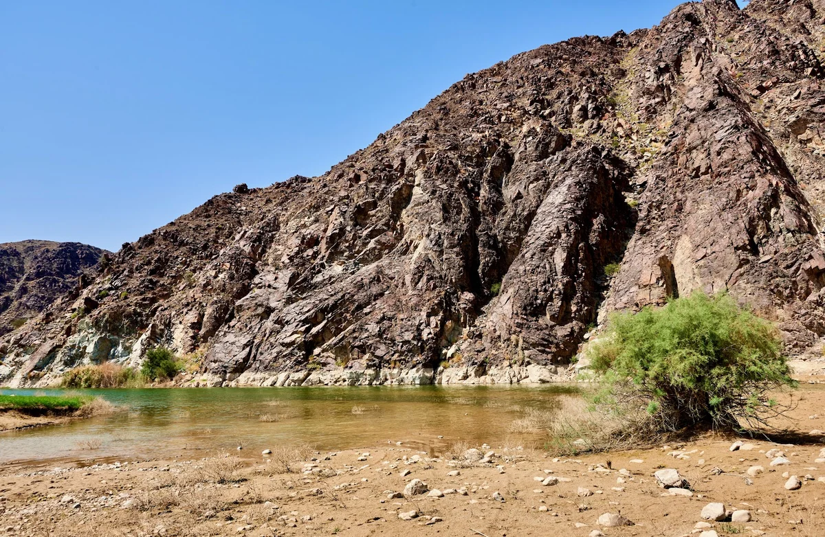 Wadi Shawka car rental